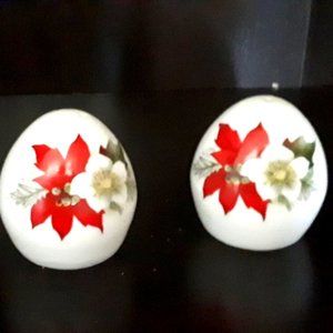 SANDFORD Egg Poinsettia Salt and Pepper Shakers